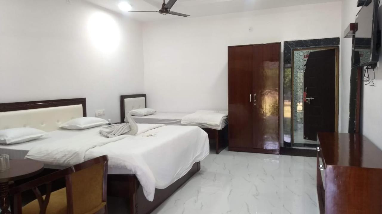 Vamoose Vrindavan Gopala Resort Jabalpur Εξωτερικό φωτογραφία